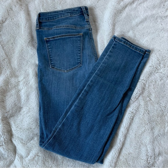 Universal thread medium wash skinny jeans - Picture 2 of 3